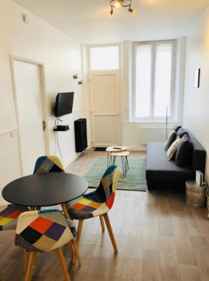 Ferienwohnung Aux Clefs Des Sacres - Jean De La Fontaine Reims Exterior foto